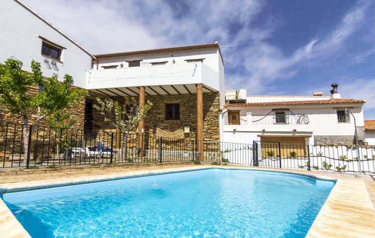 Holiday home for 4 people, with hot tub and pool as well as terrace, with pets - 1