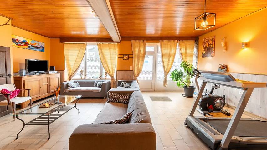 Location de vacances pour 9 personnes, avec Terrasse ainsi que Jacuzzi et Jardin dans Virton - 2
