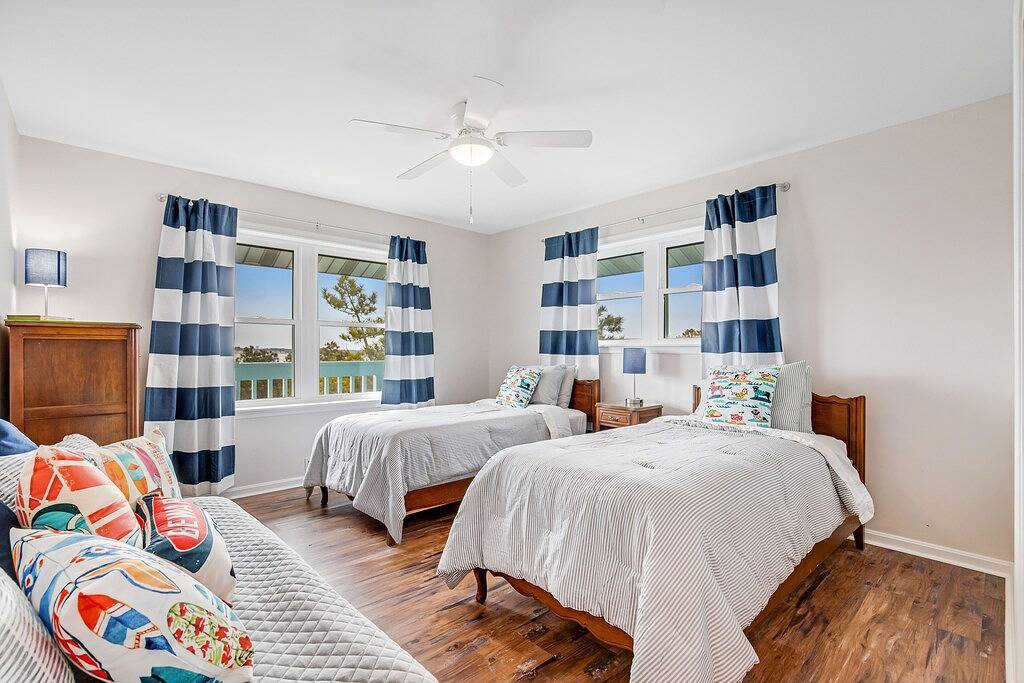 Dog-friendly town of Fenwick home with guest suite, Wifi, & elevator in Fenwick Island, Sussex County (Delaware)