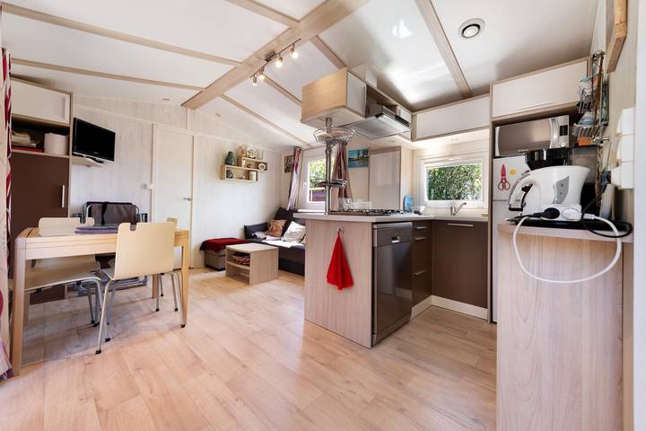 Mobil-home « Maison sur terrain de loisir » avec terrasse et jardin in Erdeven, Côte des Mégalithes