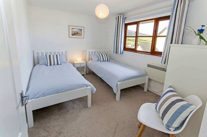 Rockpool |Sleeps 8 Seaside Retreat Walk to Beach in Croyde, Devon