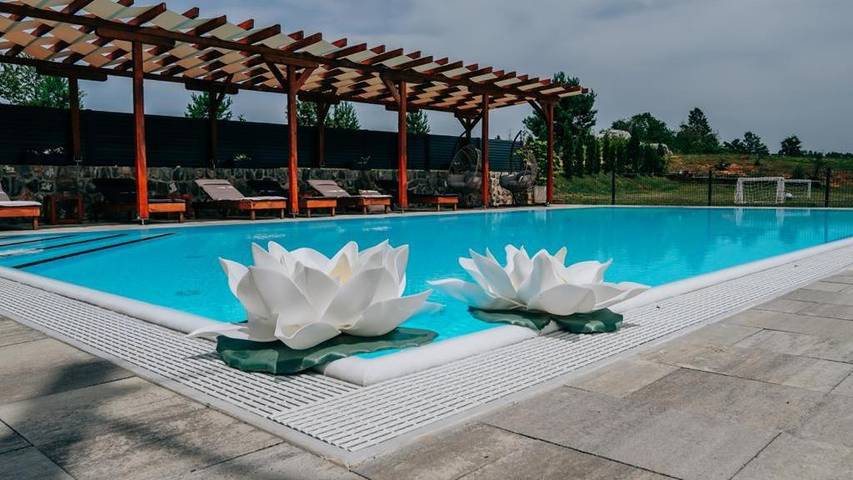 Ferienhaus für 2 Personen, mit Terrasse und Garten sowie Pool und Ausblick