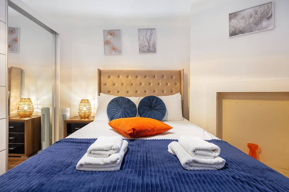 Entire apartment, > Lovely Airconditioned One Bed in the Heart of Covent Garden < in Covent Garden, London