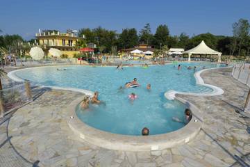 Camping für 6 Personen in Manerba del Garda, Gardasee-Berge, Bild 2