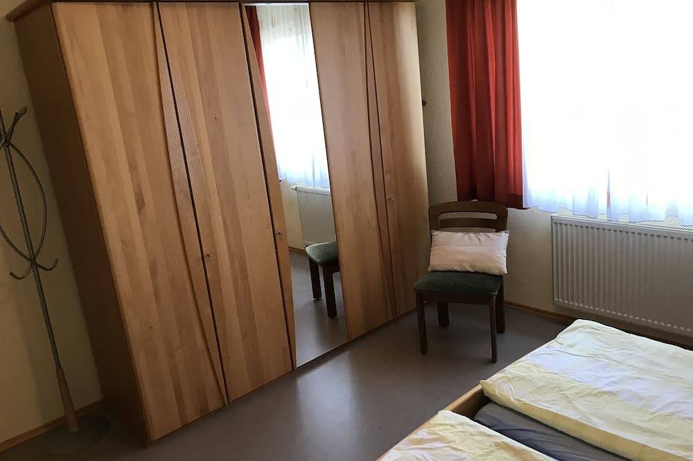 Ganze Wohnung, Geräumige, gemütliche 3* Fewo in Ortsrandlage mit Blick zur Burg Trifels in Annweiler, Trifelsland
