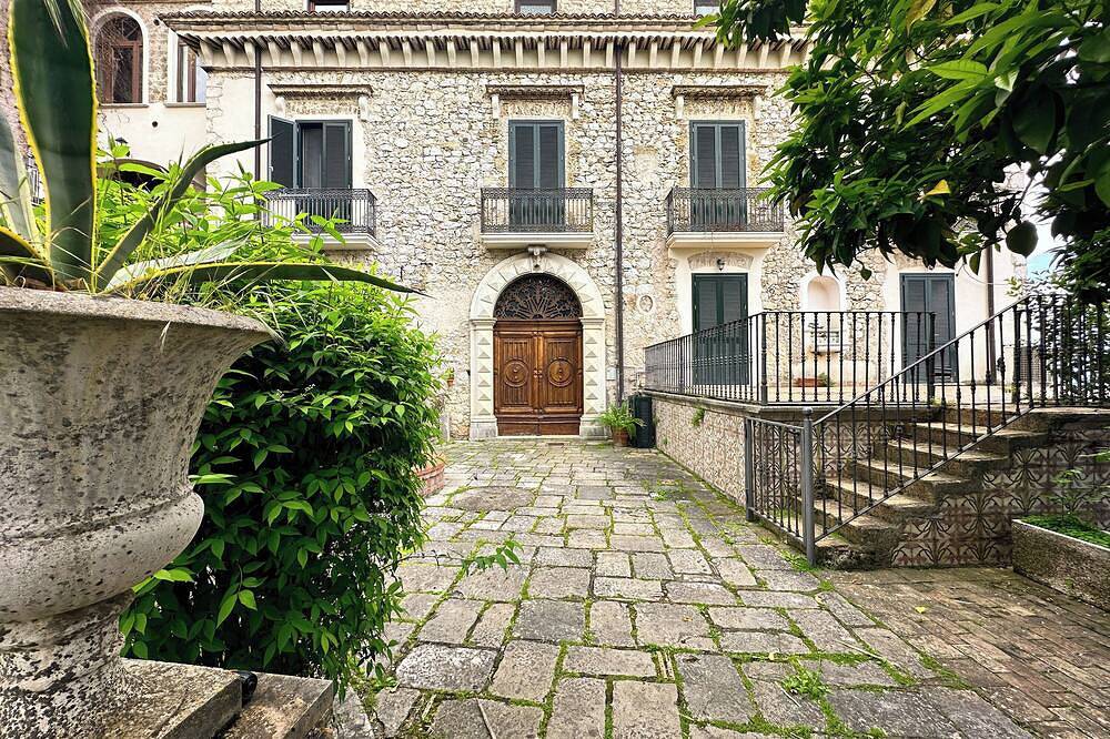Ganze Wohnung, Borgo delle Piaggie: History, Elegance, and Comfort in the Heart of Ciociaria in Roccasecca, Frosinone Provinz