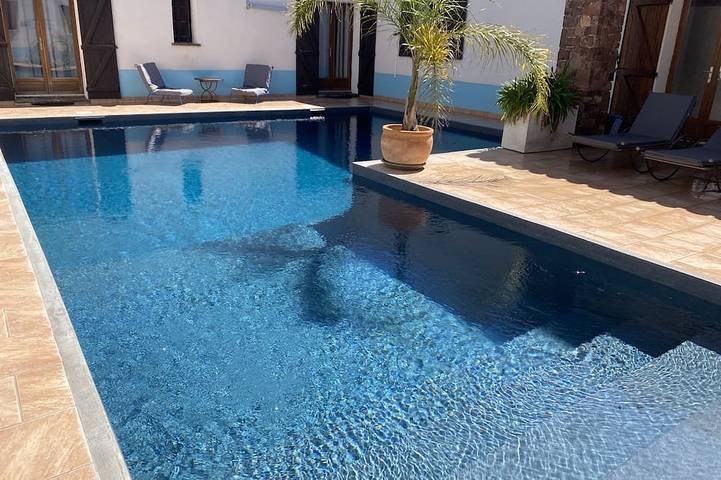 Appartement de vacances pour 2 personnes, avec Balcon et Jacuzzi ainsi que Terrasse et Jardin