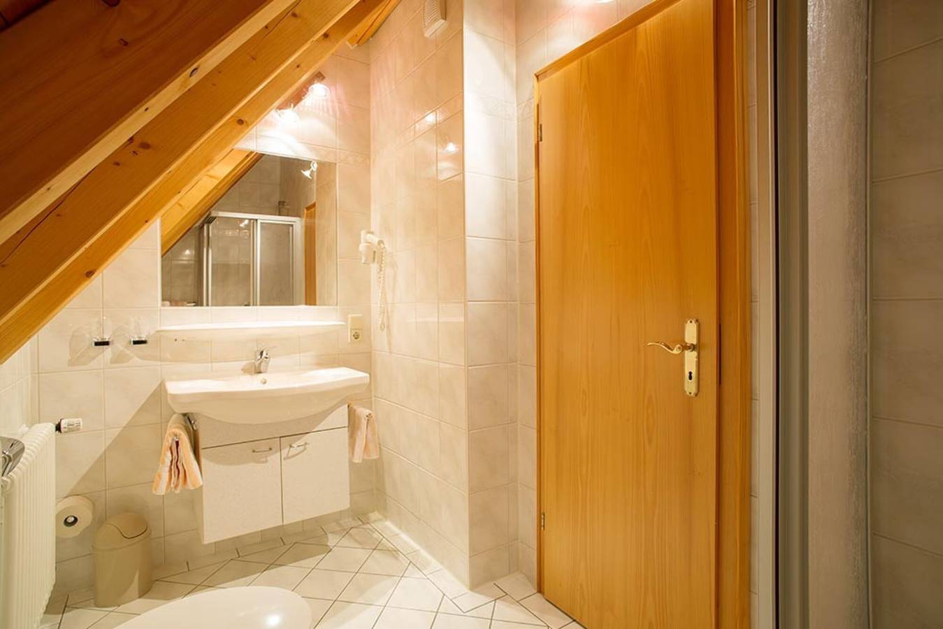 Ganze Wohnung, Ferienwohnung 'Tannenblick' mit Bergblick, Gemeinschaftsterrasse und Wlan in Hinterzarten, Südschwarzwald