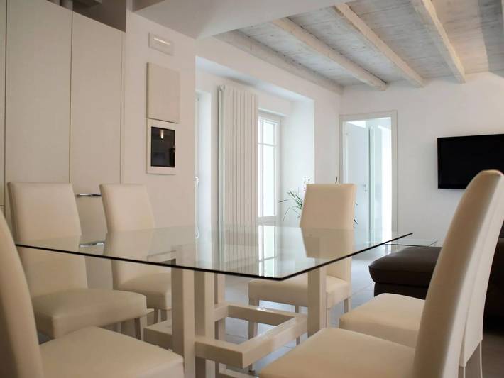 Appartement entier, 6 Pièces 6 Personnes in Castro (Iseo), Lac d'Iseo