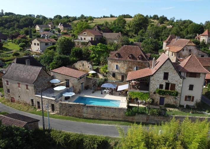 Gîte pour 2 personnes, avec vue ainsi que piscine et jardin à Faycelles - 2