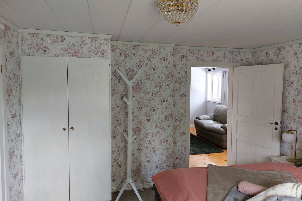 Family House Near Tiveden National Park with fireplace, piano, big property in Finnerödja distrikt, Laxa