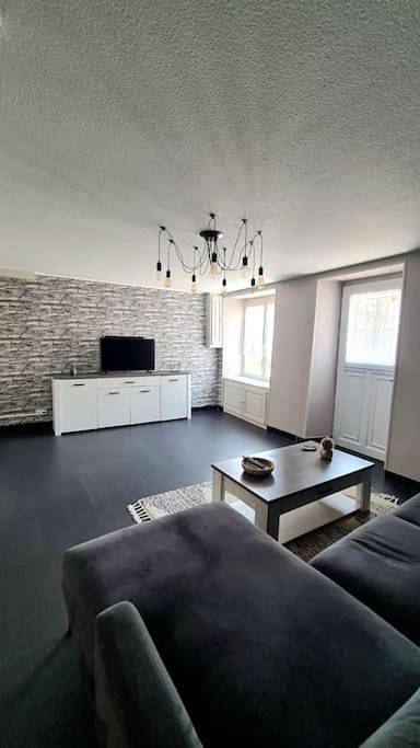 Two-Bedroom House in Nonette, Région de Besse-et-Saint-Anastaise