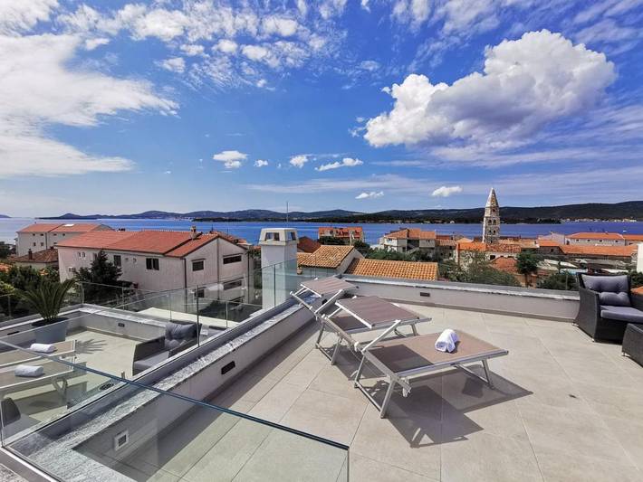 Villa pour 12 personnes, avec piscine et jardin ainsi que sauna et vue à Turanj - 4