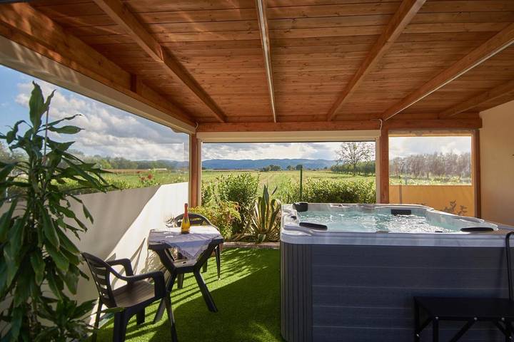Appartamento per 4 persone, con Terrazza e Idromassaggio nonché Giardino e Piscina a Bastia Umbra
