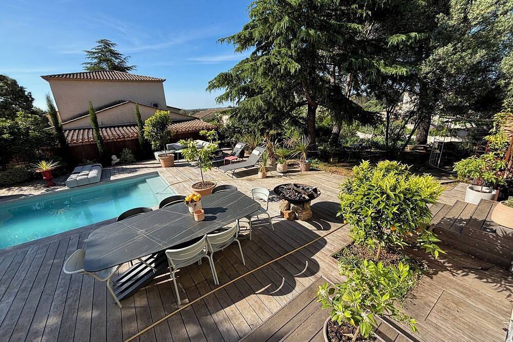 Buccolic villa with swimming pool in a quiet forest setting in Teyran, Region de Montpellier