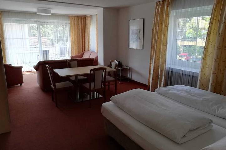 Ferienwohnung für 4 Personen, mit Whirlpool und Garten sowie Balkon und Pool in Bad Wörishofen - 2