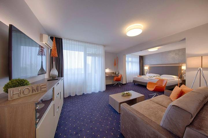 Hotel für 3 Personen, mit Terrasse und Pool sowie Sauna in Gießen