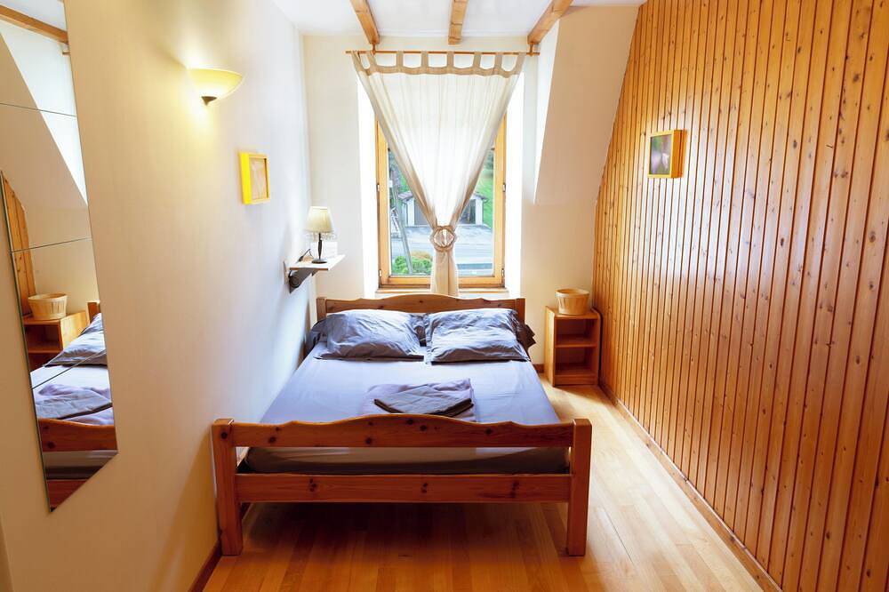 Ganze Wohnung, Get together with friends and family in a large apartment in the Haut Jura. in Bois-d'Amont, Regionaler Naturpark Hochjura