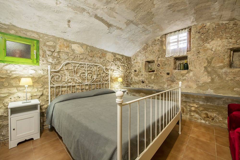 Rural house \"Can Cirera\" in Serinyà, Pla de l'Estany