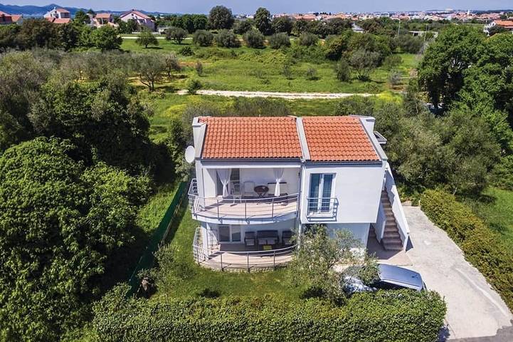Vacation rental for 8 people, with Balcony and Terrace as well as Yard in Zadar