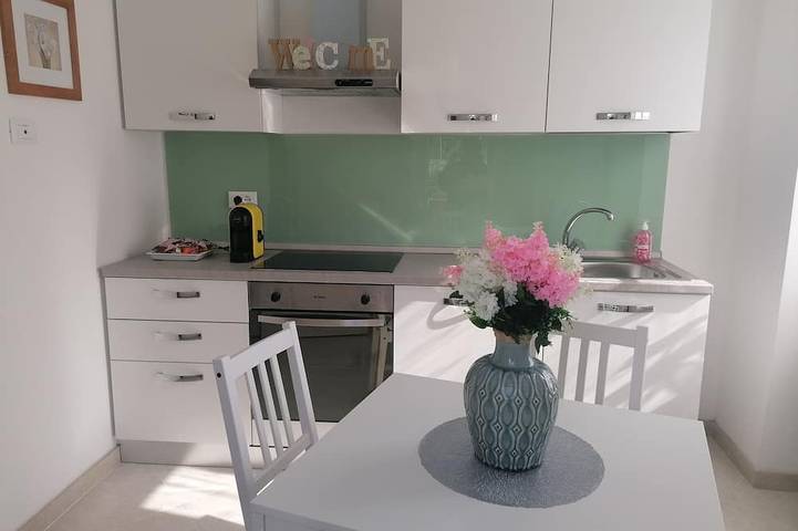 Ferienhaus für 4 Personen, mit Terrasse und Garten in Avegno