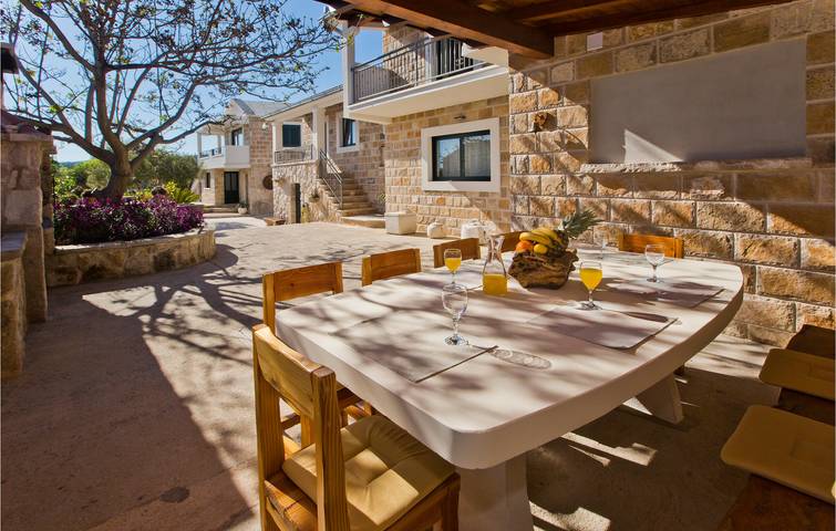 Ferienhaus für 6 Personen, mit Terrasse, mit Haustier auf Hvar - 2