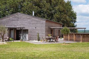 Location de vacances pour 8 personnes, avec jardin à Couze-et-Saint-Front