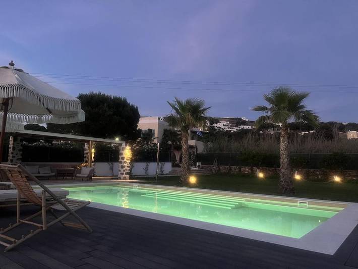 Vakantiehuis voor 4 personen, with whirlpool and zwembad as well as terras, kindvriendelijk in Poseidonia