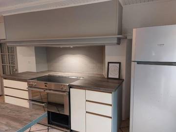 Gîte pour 14 personnes, avec jardin ainsi que vue et terrasse, animaux acceptés à Cassagnes-Bégonhès