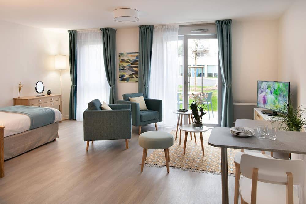 Entire apartment, Studio Ensuite with Bath and Balcony in Le Puy-en-Velay, Haute-Loire