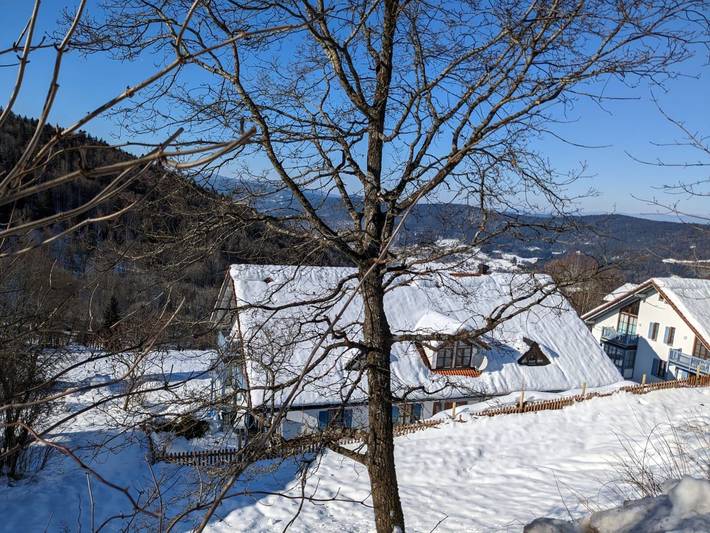 Ferienwohnung für 2 Personen, mit Ausblick und Terrasse sowie Garten, kinderfreundlich in Schöfweg