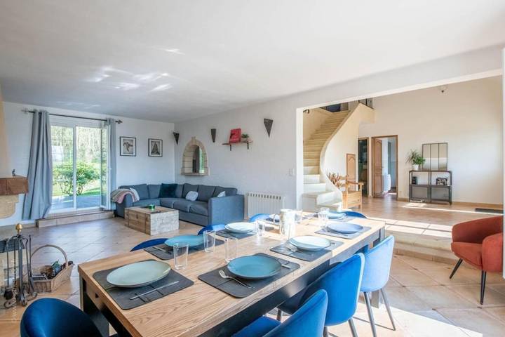 Location de vacances pour 10 personnes, avec Jardin et Piscine à Villers-en-Arthies - 3