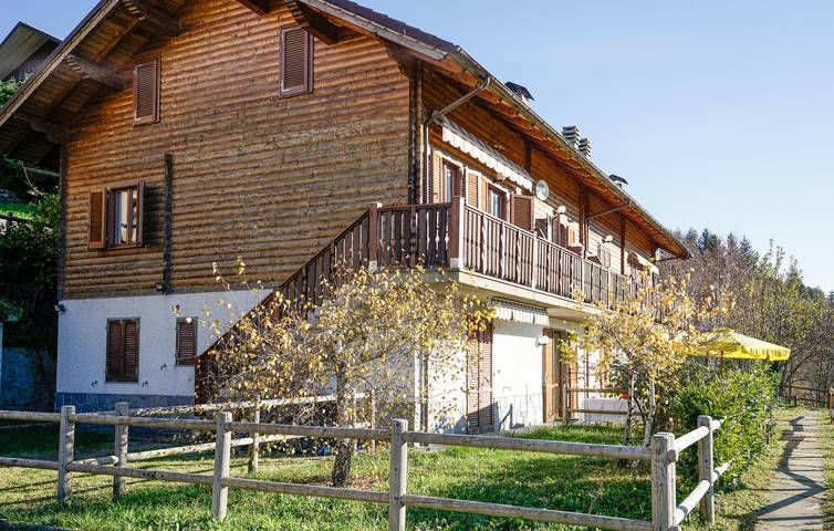 Accogliente appartamento con giardino e parcheggio, a 2 km da Careggine in Careggine, Garfagnana