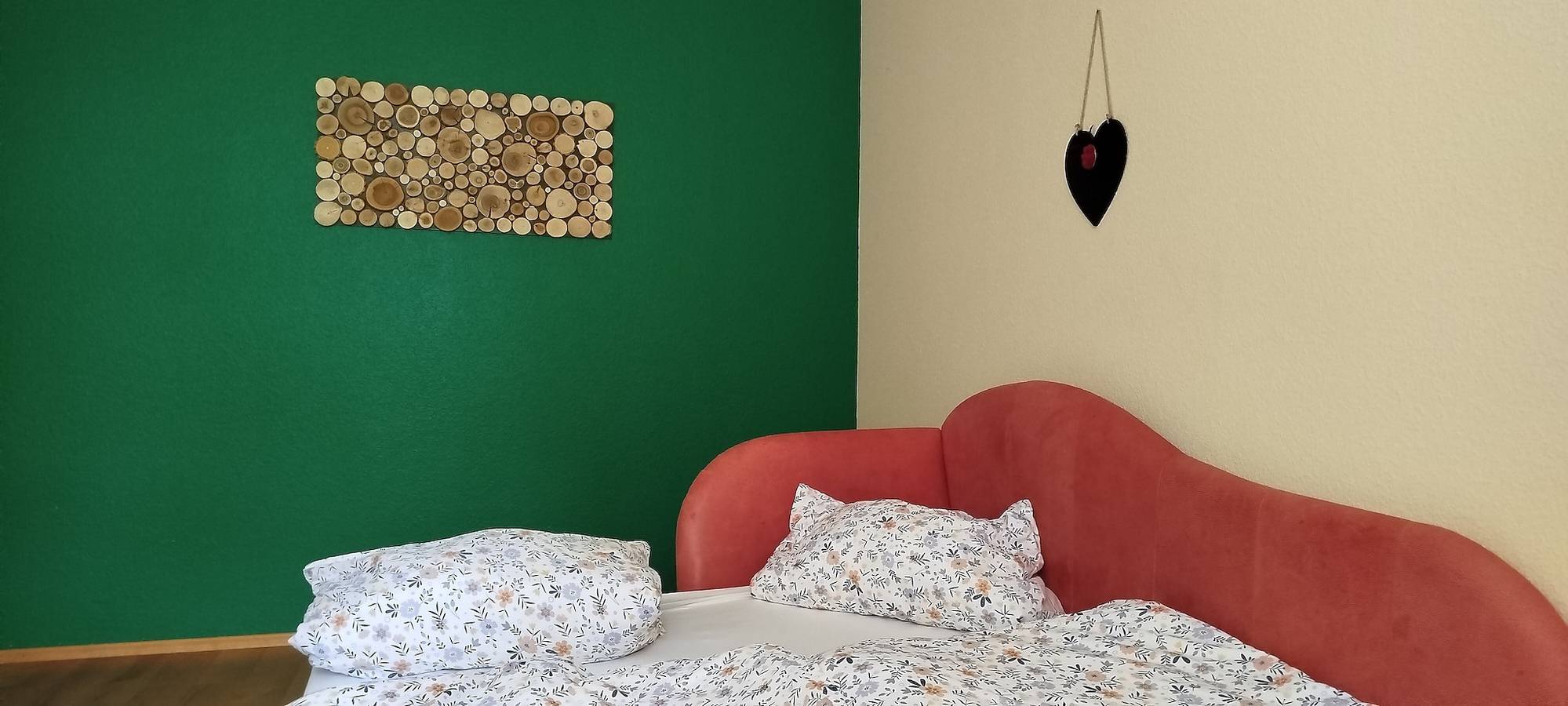 Ganzes Studio, Studio „Europa Park, Zimmer mit eigenem Bad“ mit Gemeinschaftsterrasse, Garten & Wlan in Herbolzheim, Südschwarzwald