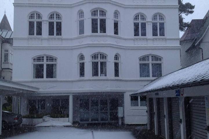 Appartement 4* ensoleillé donnant directement sur la Promenade de la plage in Ostseebad Binz, Binz