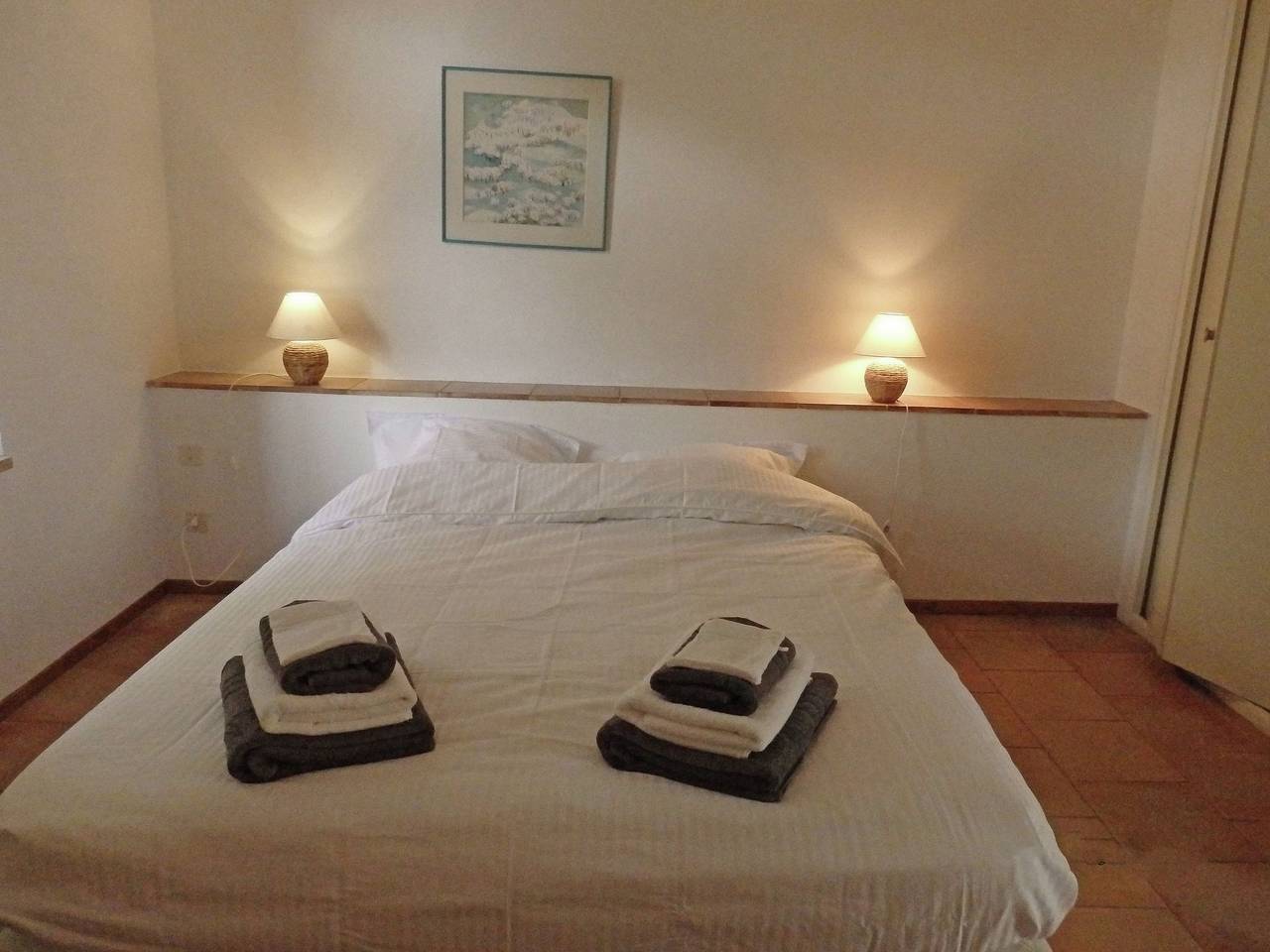 Saint-Siffret: Bos & Zwembad in Saint-Siffret, Nimes en omgeving