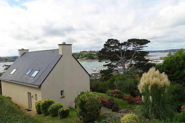 Location de vacances pour 8 personnes, avec terrasse, animaux acceptés dans Térénez