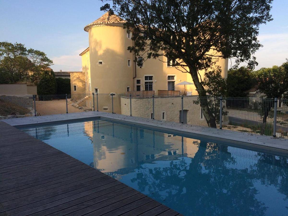 Appartement entier, Two-Bedroom Apartment in Lussan, Région de Nîmes