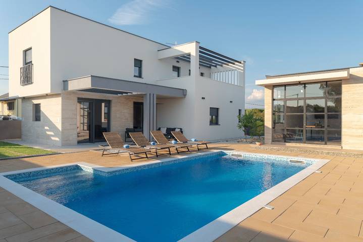 Villa für 8 Personen, mit Garten und Terrasse, mit Haustier in Zadar (Kommun)