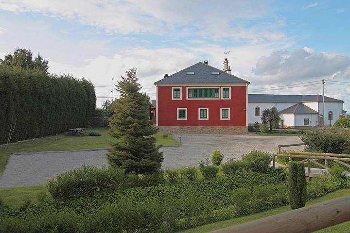 Casa rural para 3 personas, con Terraza además de Jardín y Vistas en Eo-Navia