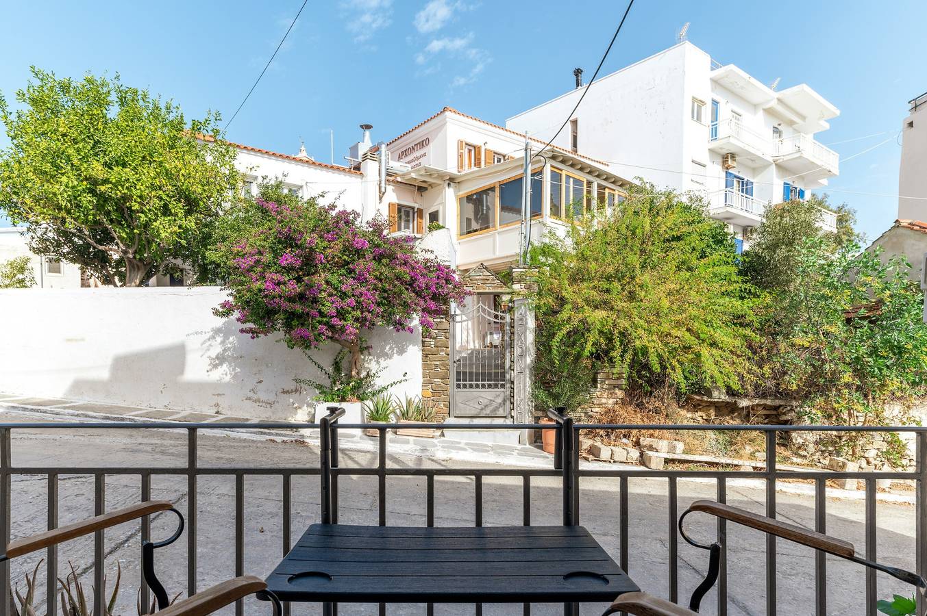 Studio 'En Tino 1' avec balcon, Wi-Fi et climatisation in Tinos