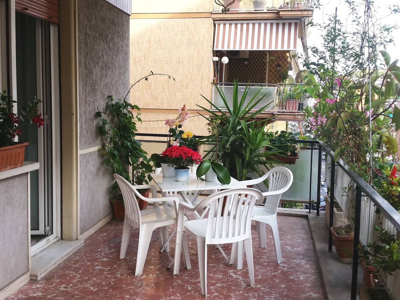 Entire apartment, Mit Terrasse in Rome, Via Francigena