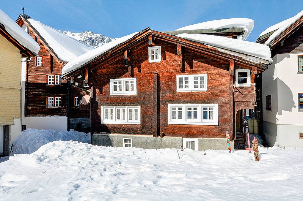 Chalethälfte Gotthard 105a in Andermatt, Skiarena Andermatt-Sedrun