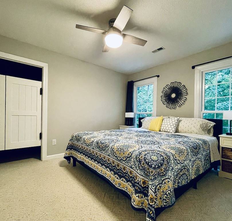 💥Luxury Waterfront Retreat Fully Renovated Hottub Kayaks Paddle board Gameroom in Lake Gaston