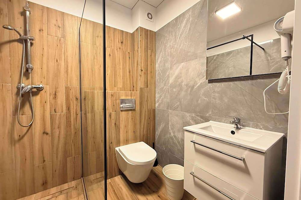 Ganze Wohnung, Morska 4 | Jarosławiec | Helles Studio | Balkon | Swimmingpool | 12 Minuten zum Strand in Jarosławiec, Powiat Sławieński