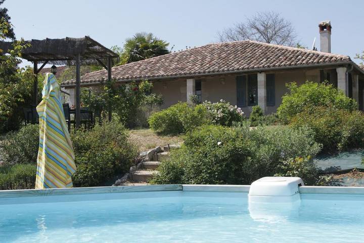 Maison de vacances pour 6 personnes, avec Terrasse et Jardin ainsi que Piscine et Sauna