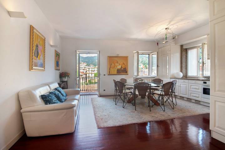 Entire apartment, Apartment 'Appartamento Gabbiano' with Shared Terrace, Wi-Fi and Air Conditioning in Rapallo (City), Rapallo