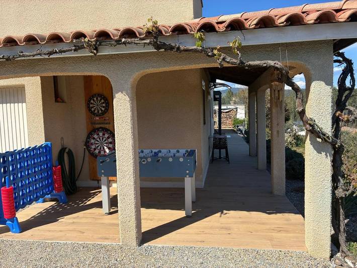 Location de vacances pour 4 personnes, avec vue ainsi que piscine et jardin à Joyeuse - 2