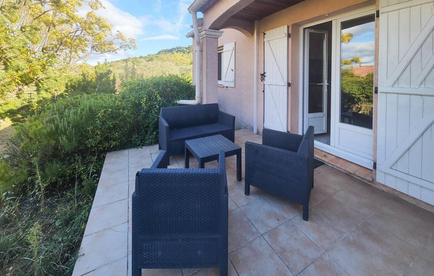Appartement confortable avec Wi-Fi et parking près de Saint-Chinian in Saint-Chinian, Région de Béziers