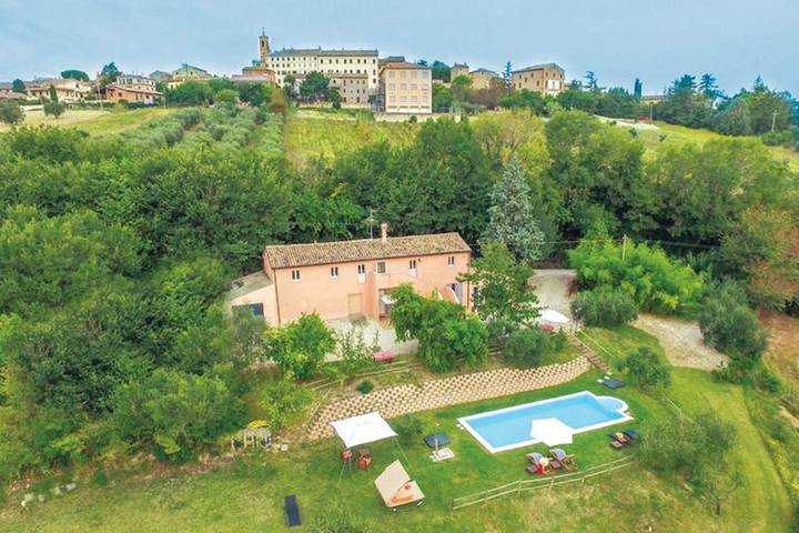 Casa vacanza per 4 persone, con Giardino e Piscina nonché Panorama a Morro d'Alba